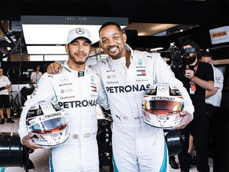 ويل سميث يخطف لويس هاميلتون قبل سباق Formula-1 بأبو ظبي